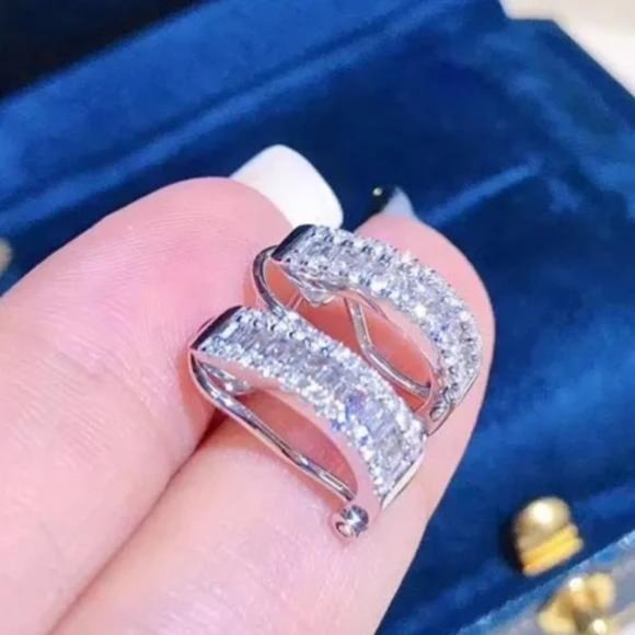 STERLING SILVER DIAMOND EARRINGS, NICE EARRINGS, CUTE EARRINGS - Picture 4 of 4